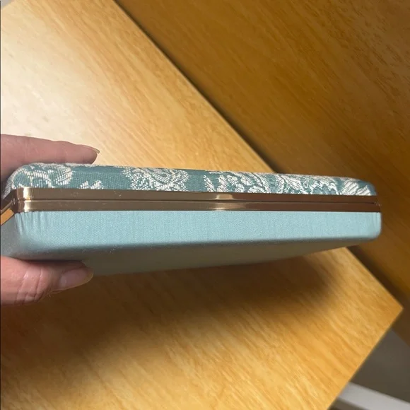 Vintage Travel Clamshell jewelry box with mirror 💍🩵 - Picture 15 of 17